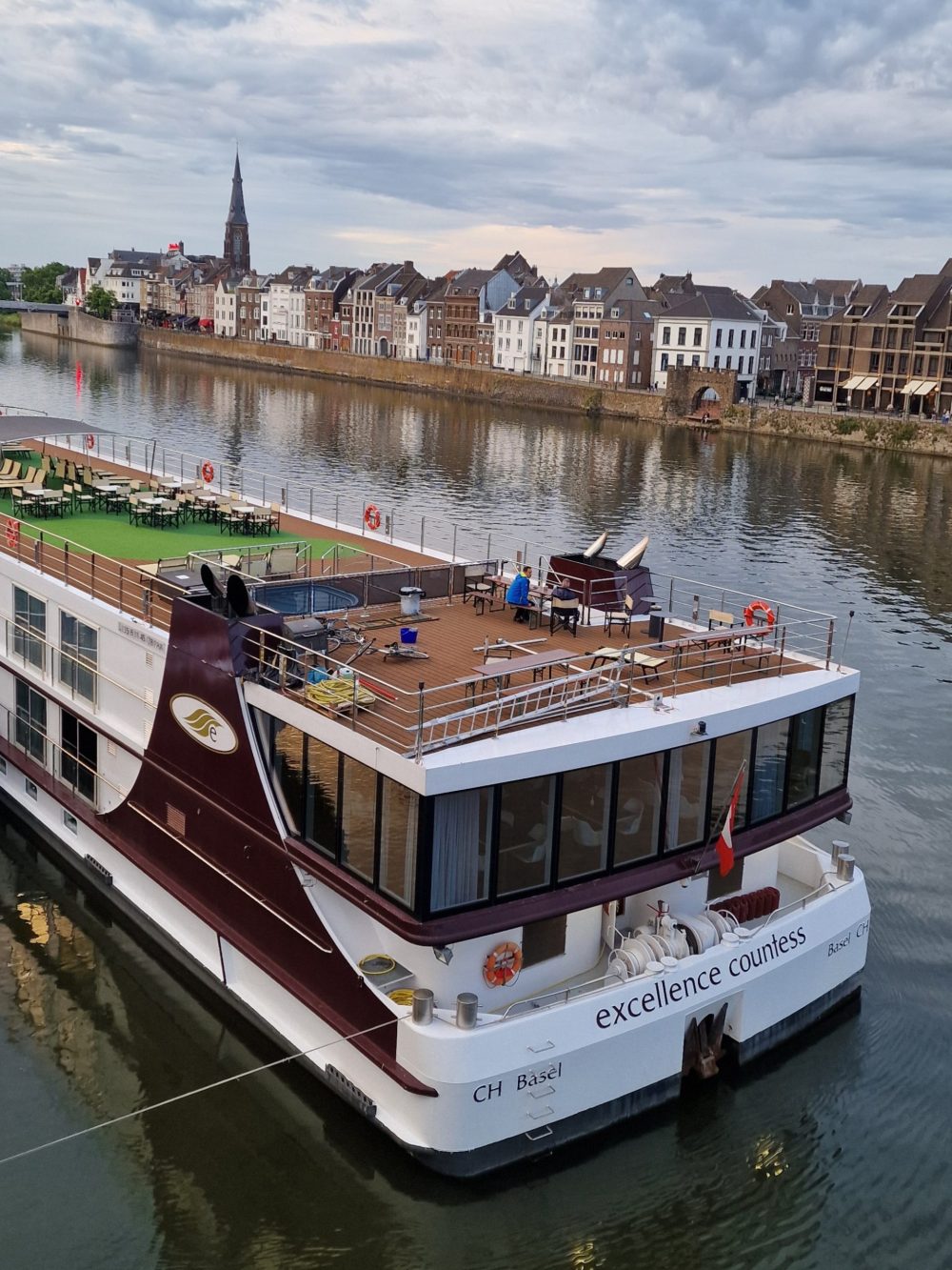 Tour de Couture – River Cruise with Countess Excellence